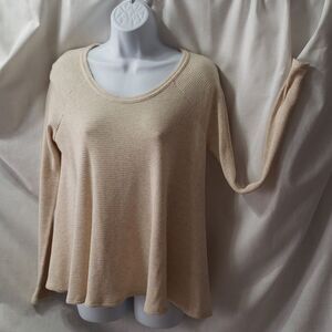 We The Free. Beautiful Waffle Like Weave, Long Sleeve, Swing Hemline Size S